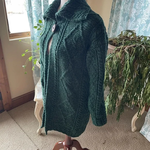 Made in Ireland green wool knit long sweater - Picture 2 of 15